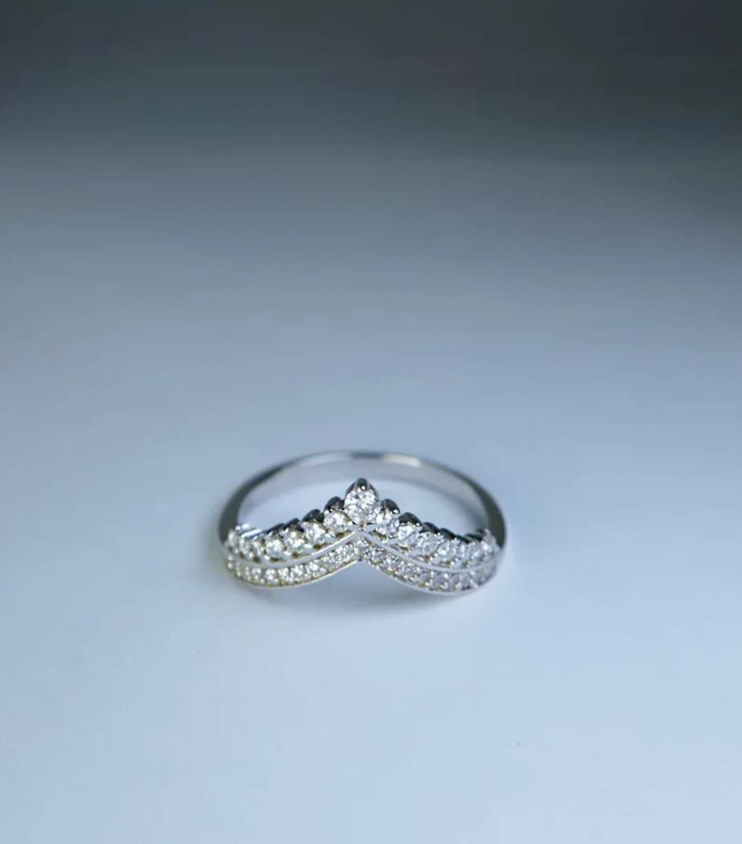 Moissanite / 925 Silver Ring - Crown Princess