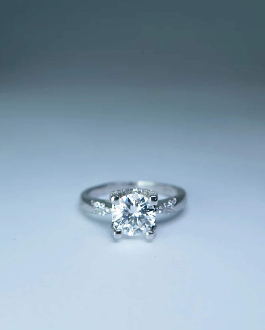 1.0ct Moissanite / 925 Silver Ring - Aurora's Crown