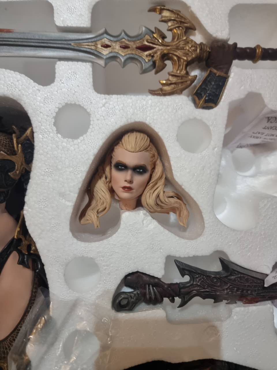PRE-LOVED - Sideshow Collectibles - 300752 - Dragon Slayer: Warrior Forged in Flame