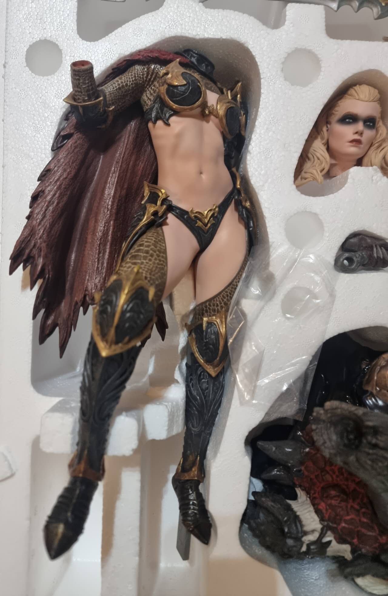 PRE-LOVED - Sideshow Collectibles - 300752 - Dragon Slayer: Warrior Forged in Flame