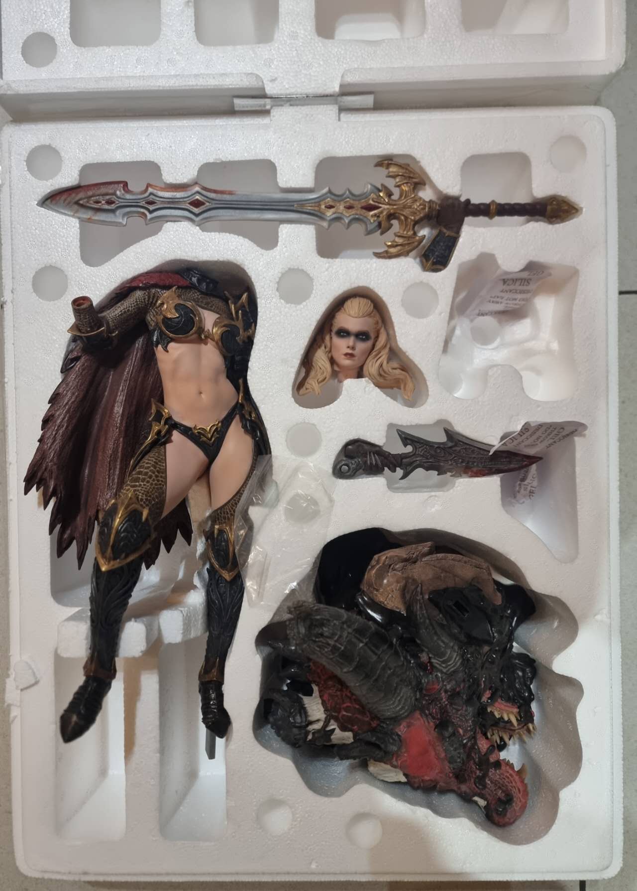 PRE-LOVED - Sideshow Collectibles - 300752 - Dragon Slayer: Warrior Forged in Flame