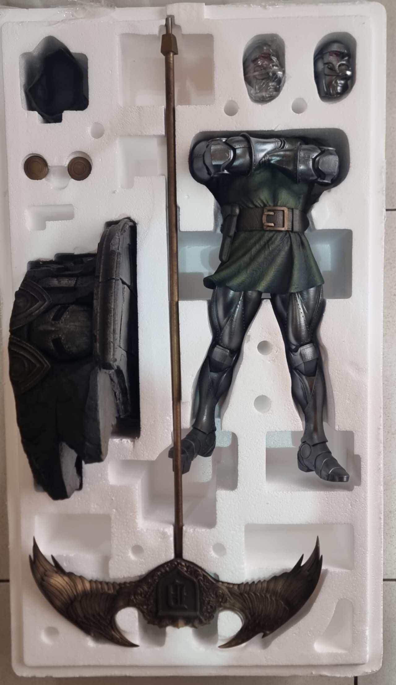 PRE-ORDER - Sideshow Collectibles - 4003601 - Doctor Doom Maquette - EXCLUSIVE EDITION