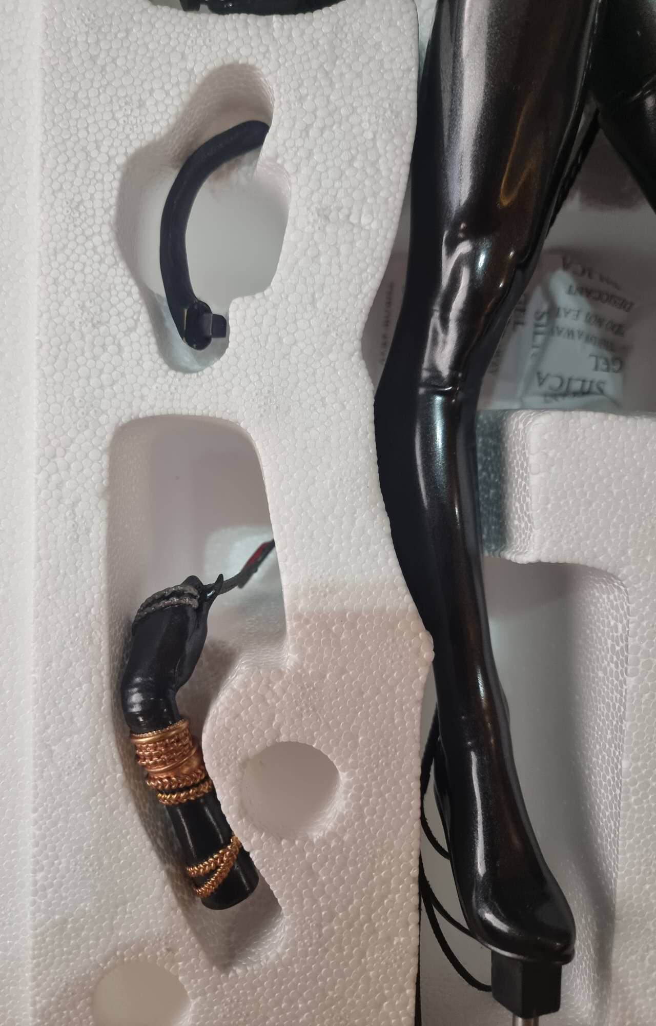 PRE-LOVED - SIDESHOW COLLECTIBLES - Catwoman Premium Format