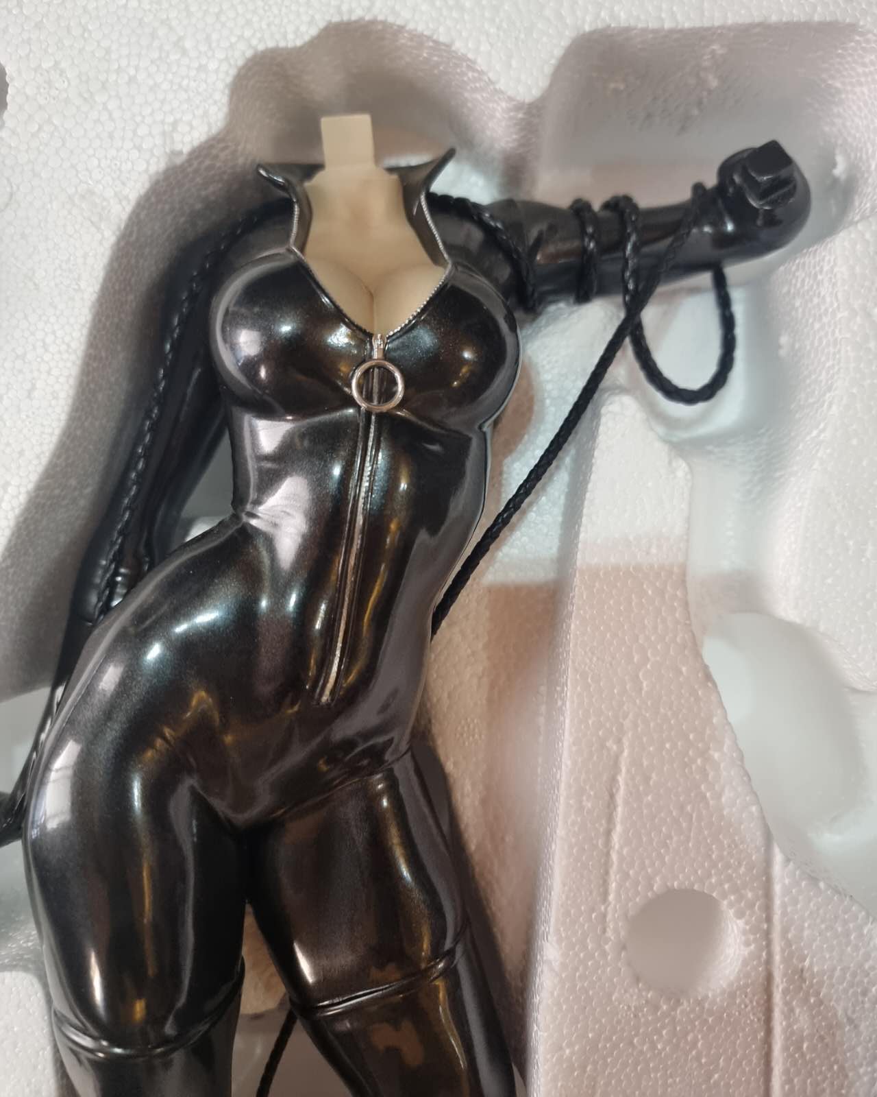 PRE-LOVED - SIDESHOW COLLECTIBLES - Catwoman Premium Format