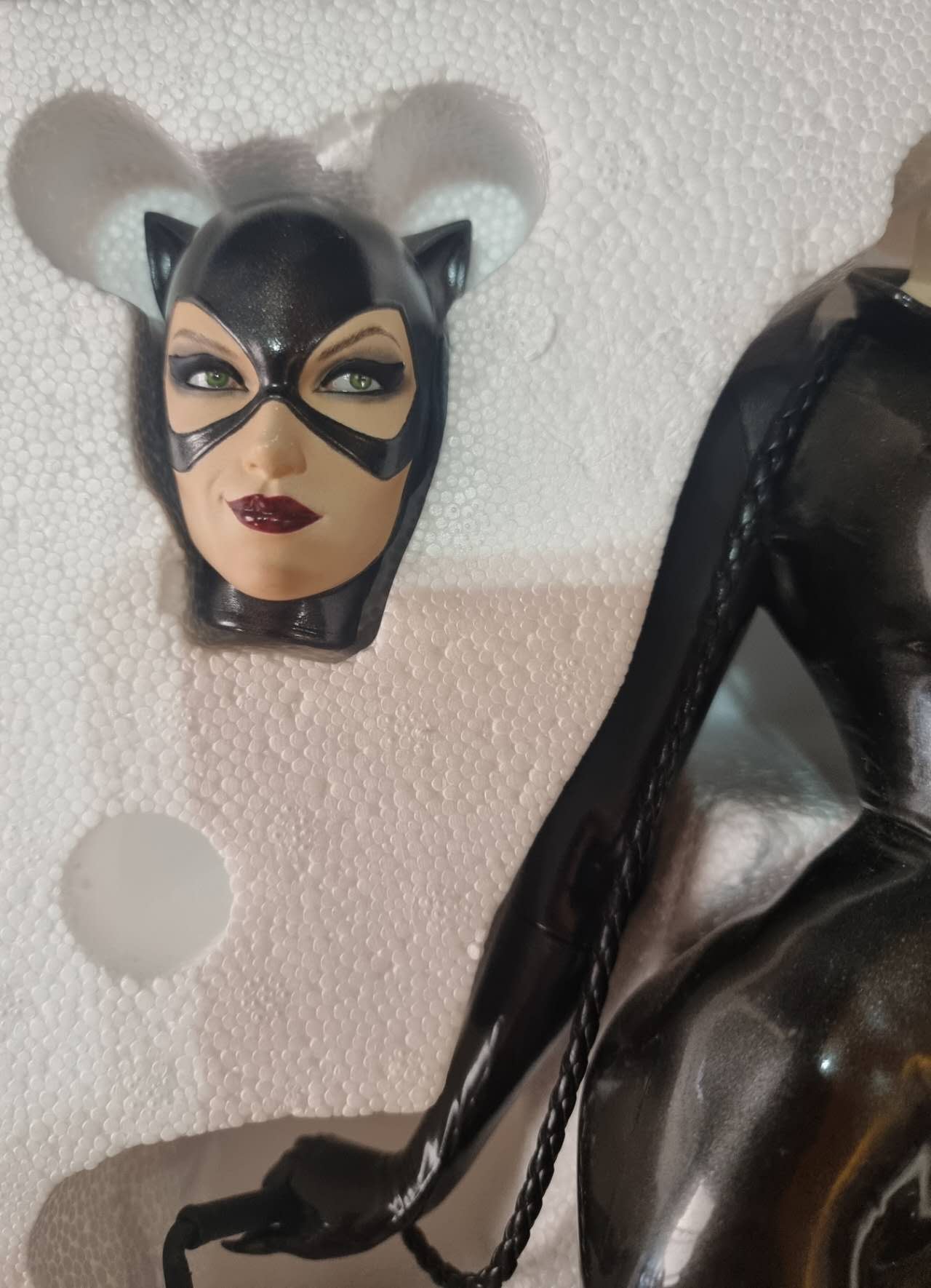 PRE-LOVED - SIDESHOW COLLECTIBLES - Catwoman Premium Format