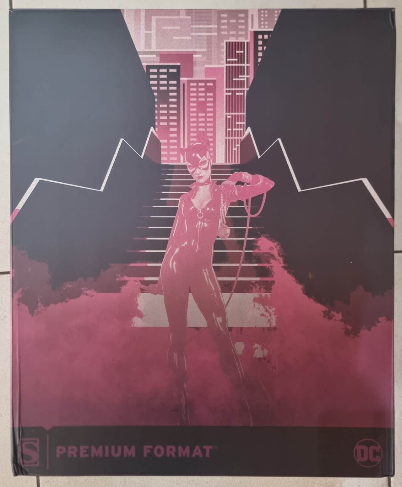 PRE-LOVED - SIDESHOW COLLECTIBLES - Catwoman Premium Format