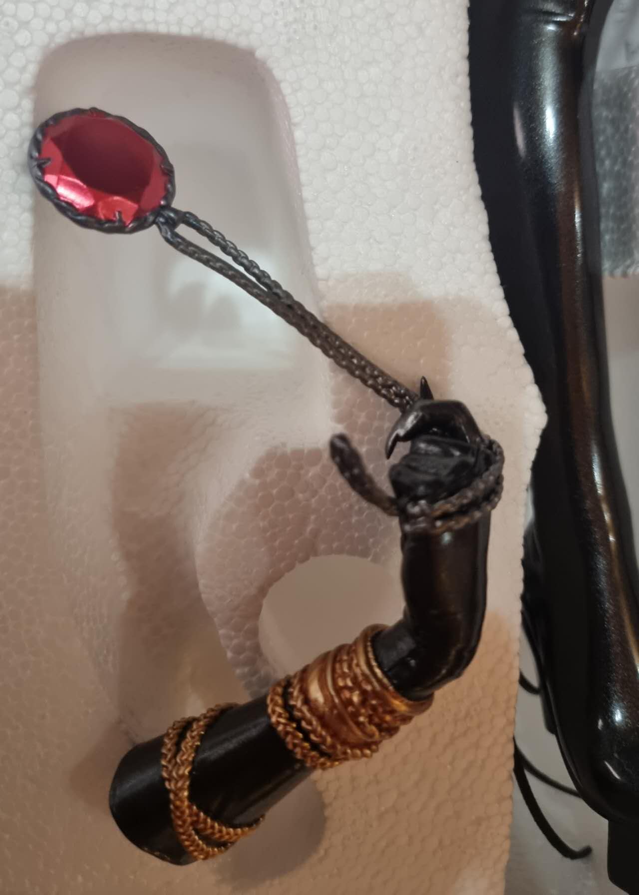 PRE-LOVED - SIDESHOW COLLECTIBLES - Catwoman Premium Format
