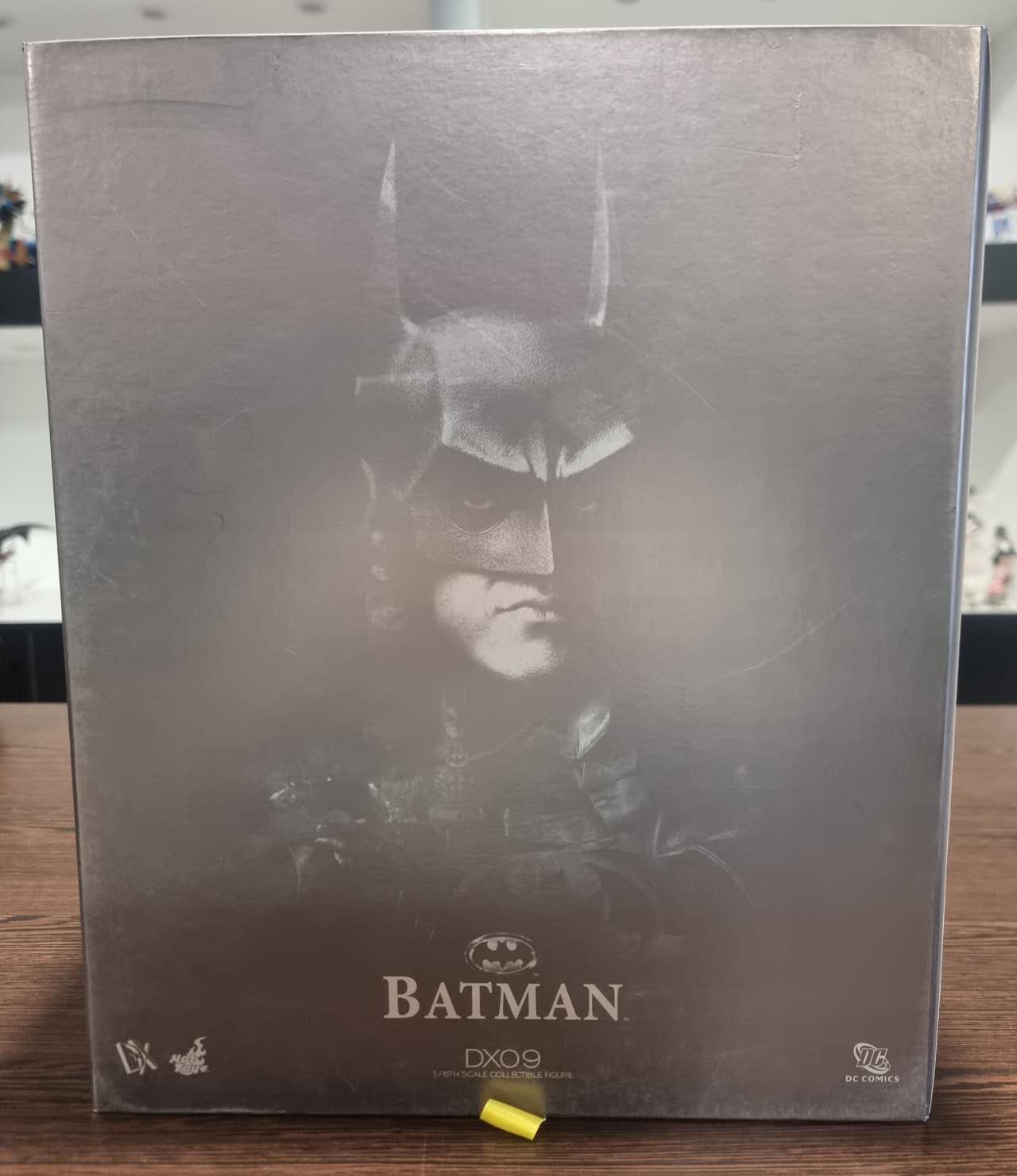 PRE-LOVED - HOT TOYS - DX09 - BATMAN 1989