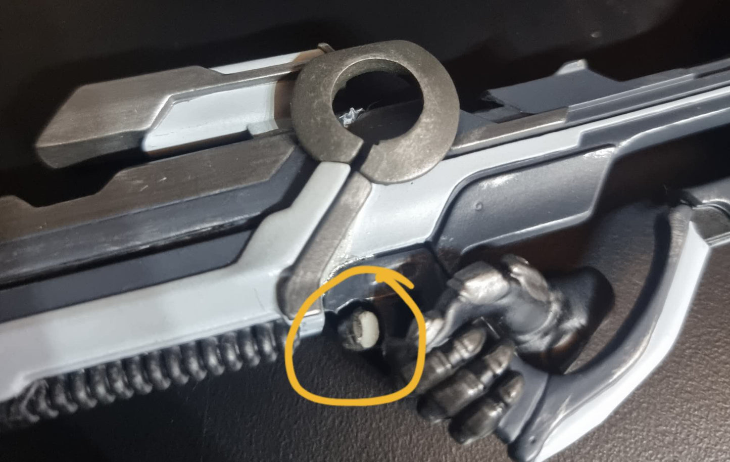 PRE-LOVED - SIDESHOW COLLECTIBLES - 300753 - Bounty Hunter: Galactic Gun For Hire (DAMAGED PARTS!)