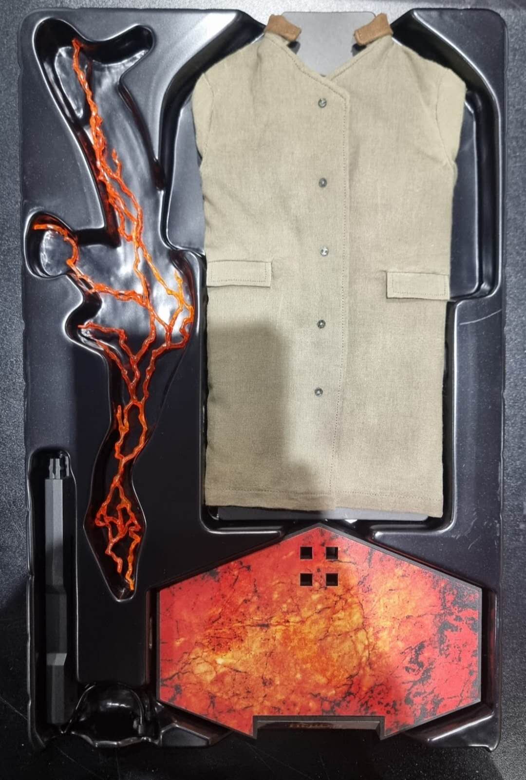 PRE-LOVED - Hot Toys - MMS527 - Hell Boy: Hell Boy