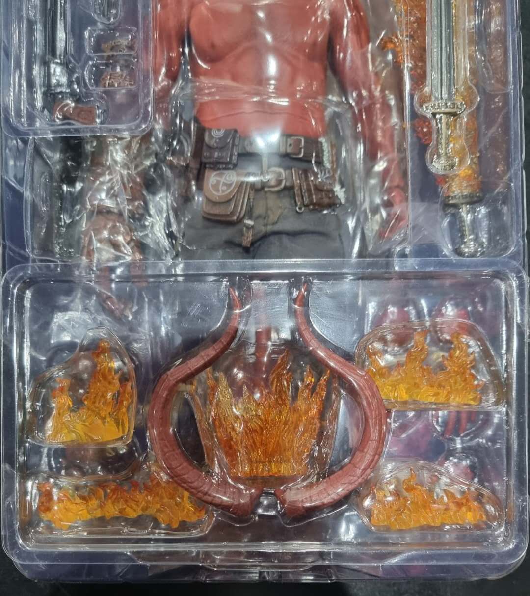 PRE-LOVED - Hot Toys - MMS527 - Hell Boy: Hell Boy