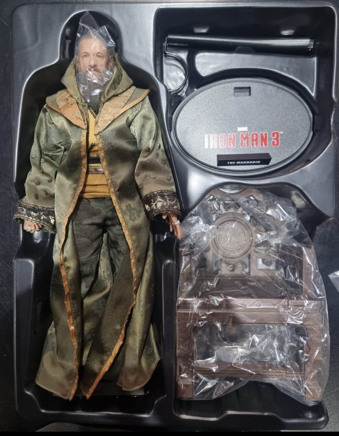 PRE-LOVED - Hot Toys - MMS211 - Iron Man 3: Mandarin