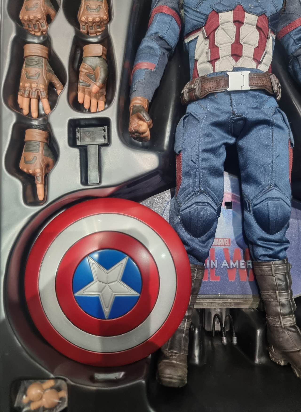 PRE-LOVED - Hot Toys - MMS350 - Civil War: Captain America