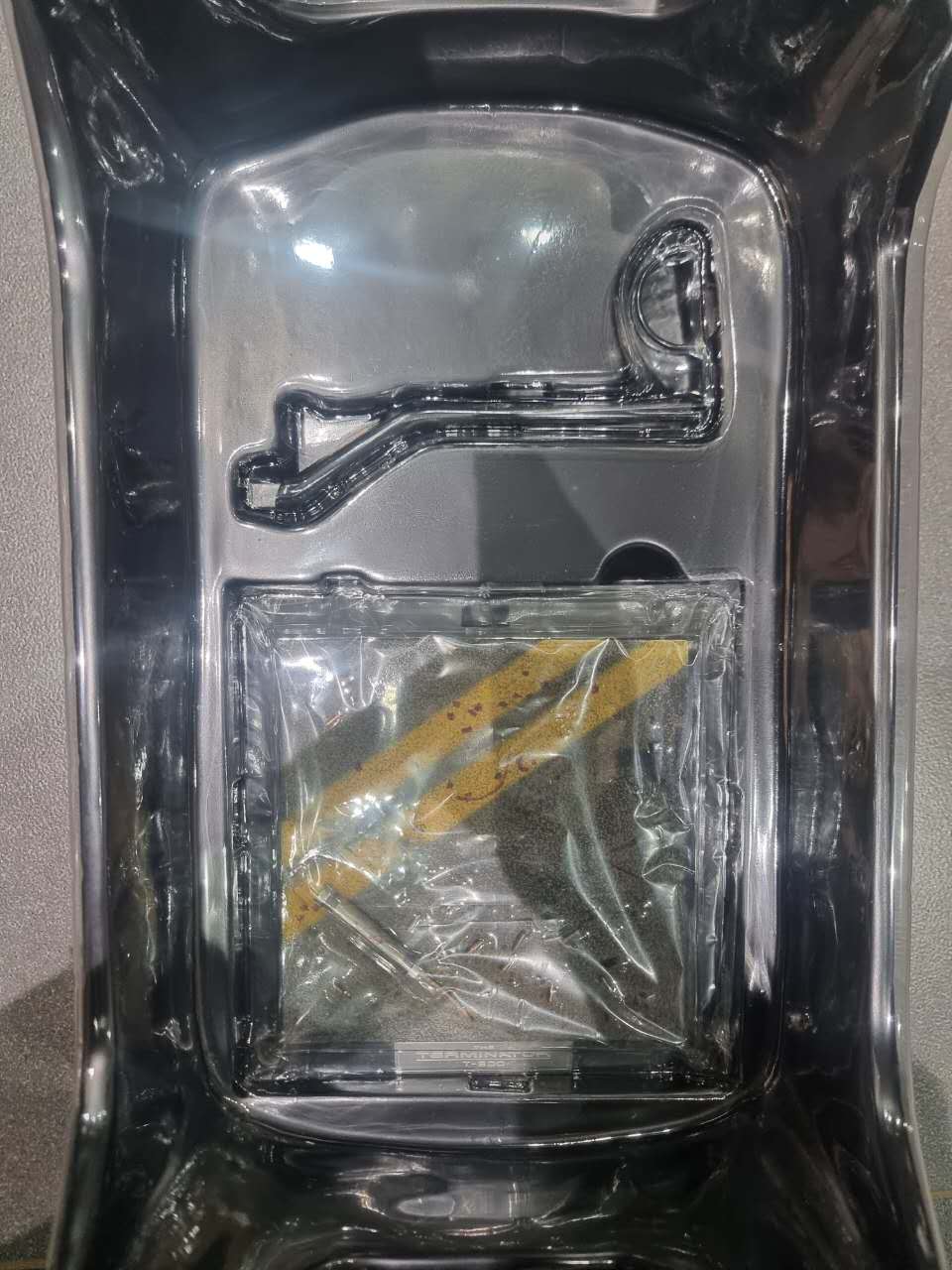 PRE-LOVED - Hot Toys - MMS238 - The Terminator: T-800 Battle Damaged Version