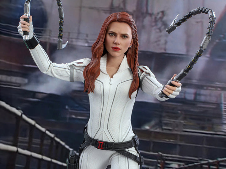 Hot Toys - MMS601 - Black Widow: 1/6 Scale Black Widow (Snow Suit)