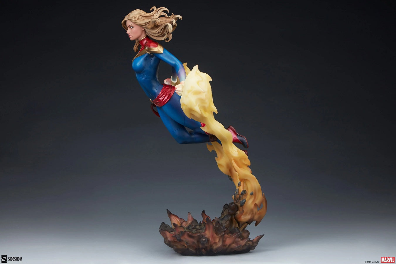 Sideshow Collectibles - 300799 - Captain Marvel Premium Format™