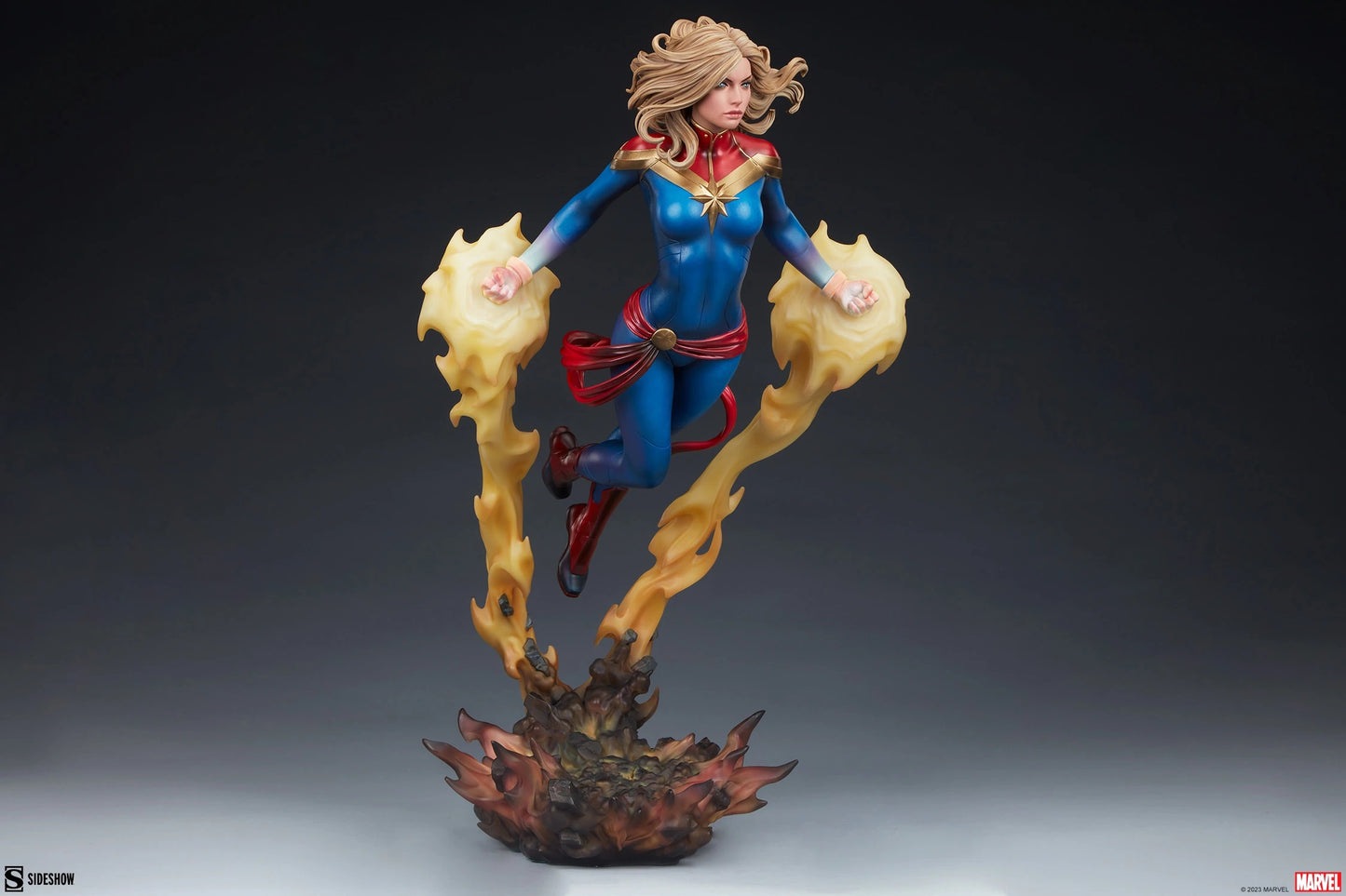 Sideshow Collectibles - 300799 - Captain Marvel Premium Format™