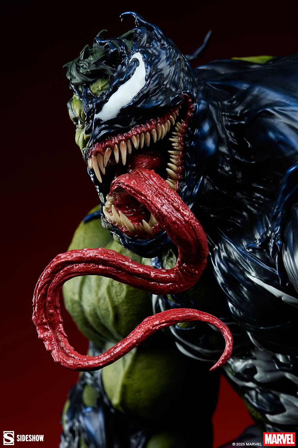 Sideshow Collectibles - 300903 - Venomized Hulk Premium Format™ Figure