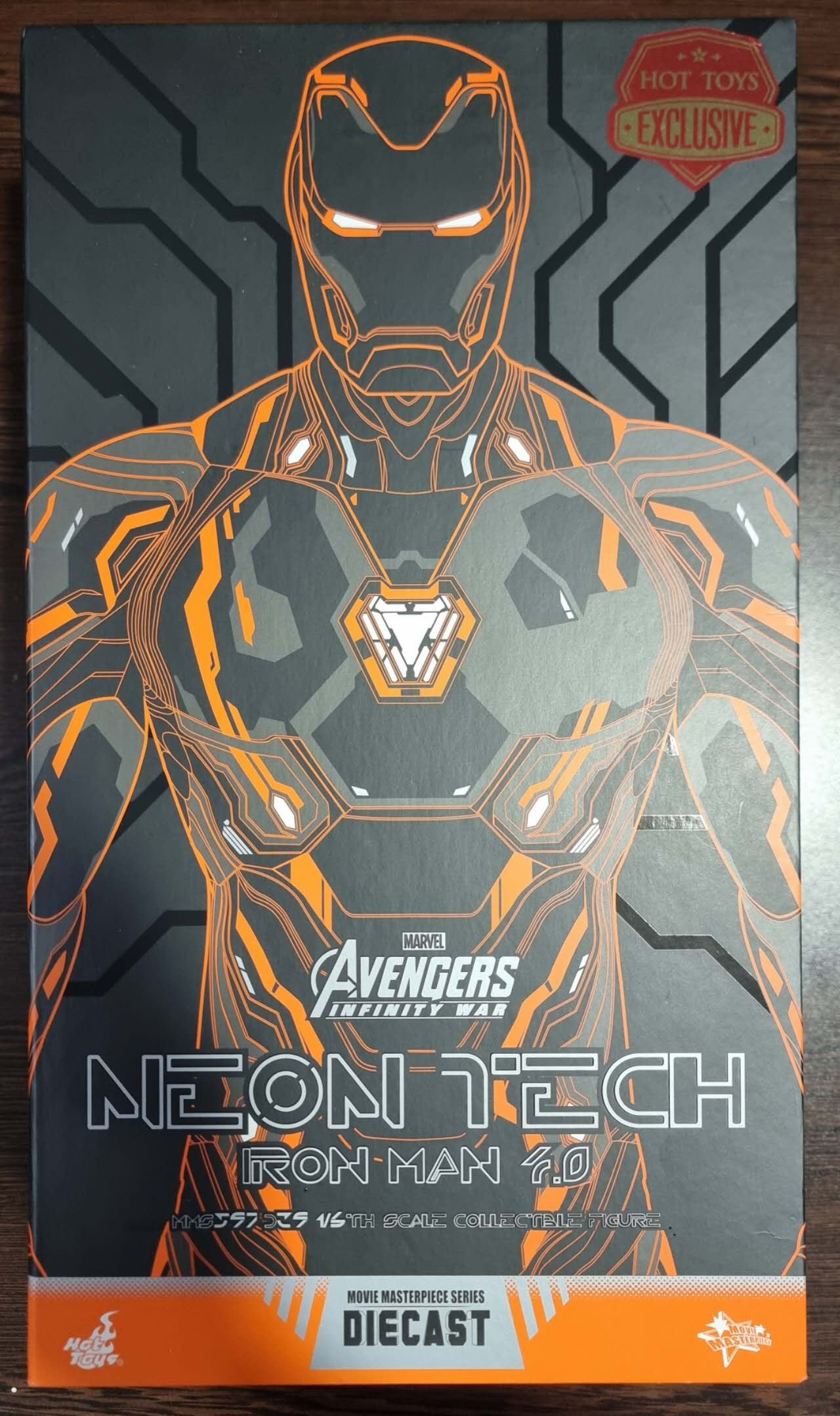 PRE-LOVED - Hot Toys - MMS597D39 - Iron Man Mark L 4.0 Neon Tech (2021 Toys Fair Exclusive)