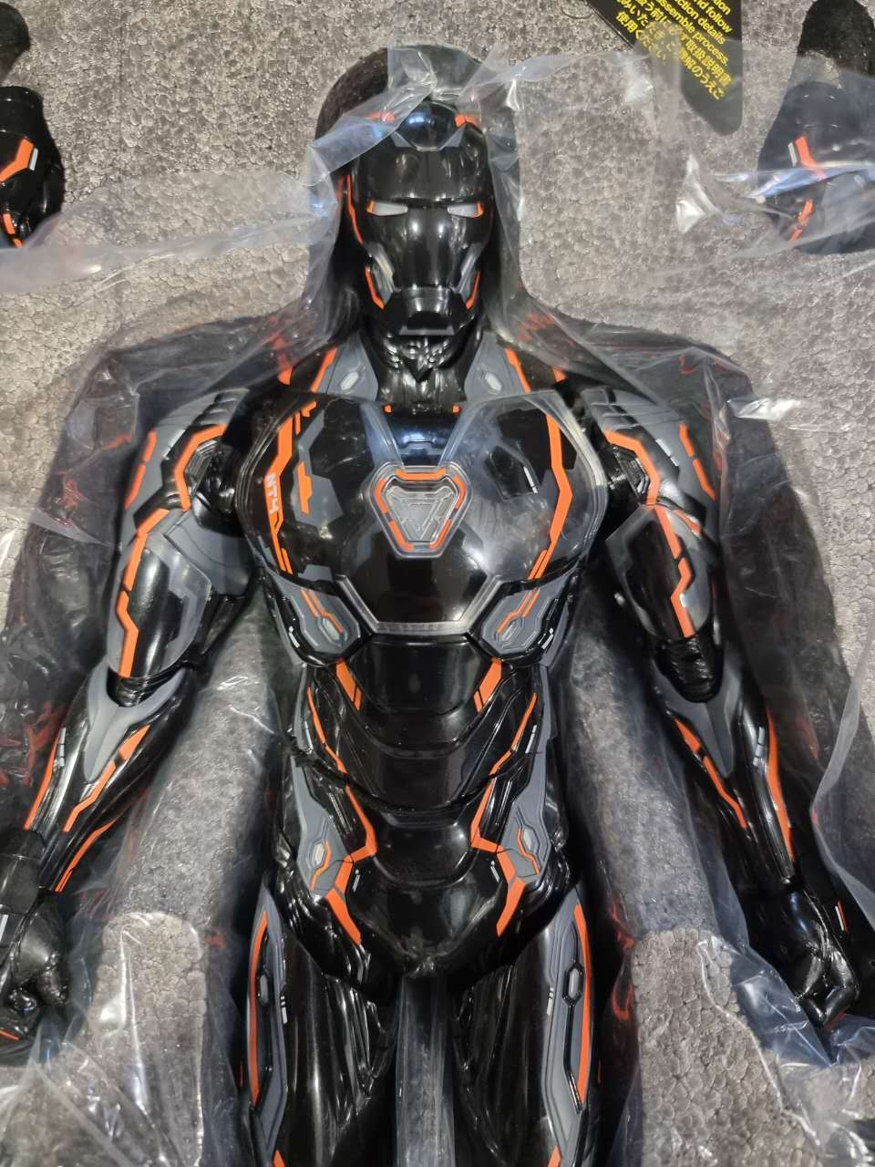 PRE-LOVED - Hot Toys - MMS597D39 - Iron Man Mark L 4.0 Neon Tech (2021 Toys Fair Exclusive)