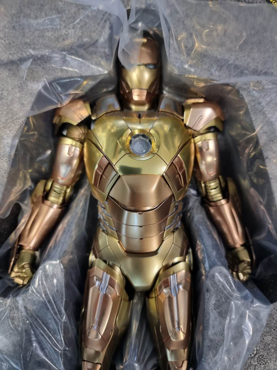 PRE-LOVED - Hot Toys - MMS586D36 - Iron Man Mark 21 - Midas (Diecast Version)