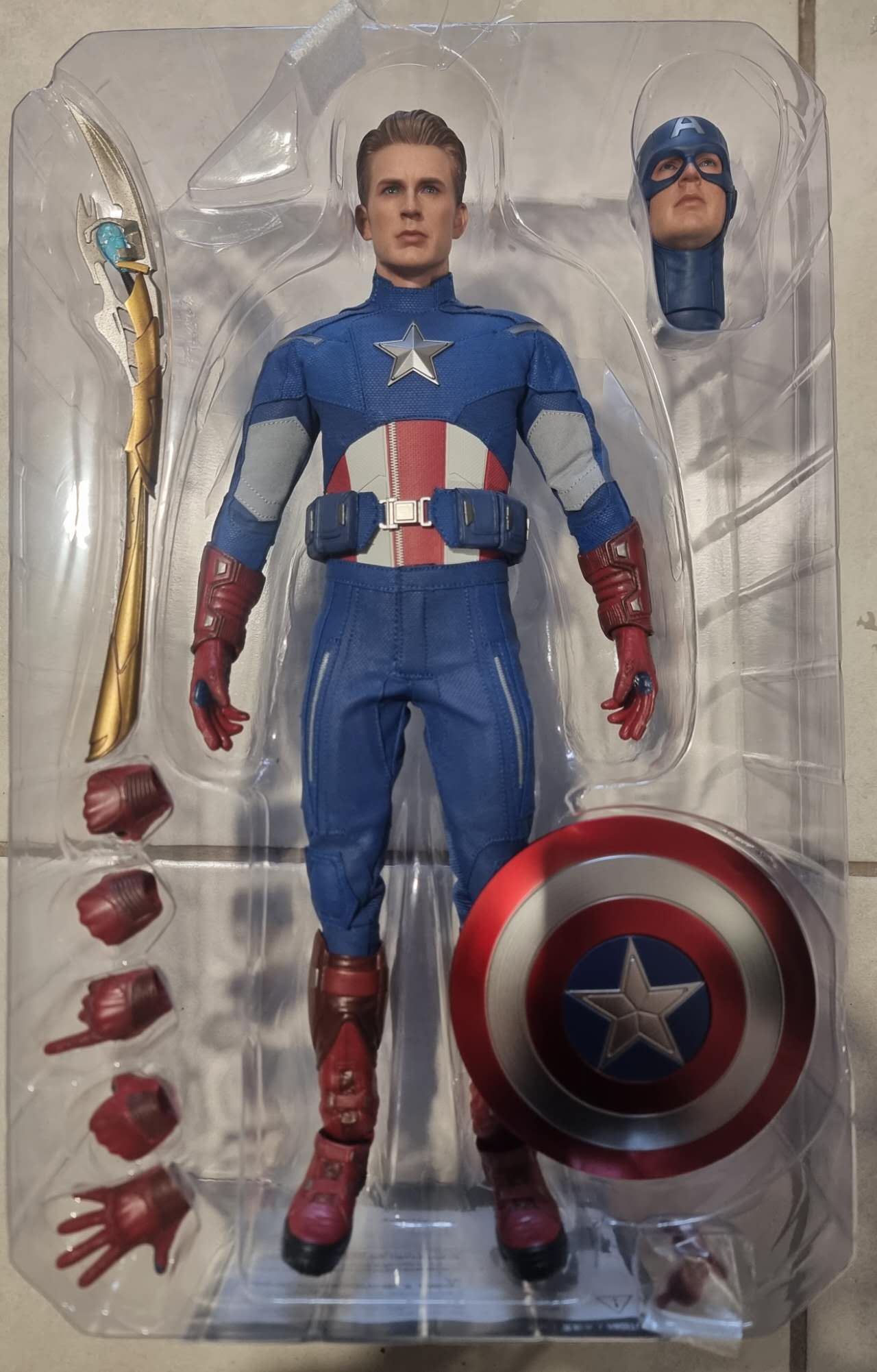 PRE-LOVED - Hot Toys - MMS563 - Avengers Endgame: Captain America 2012 Version