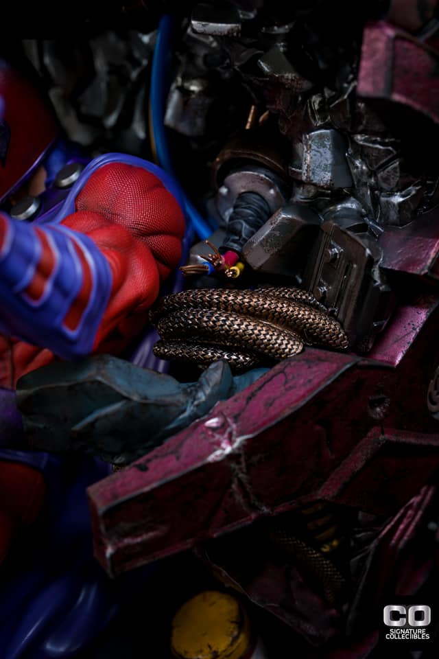 PRE-LOVED - CO Signature Collectibles - 1/4 scale Magneto on Throne