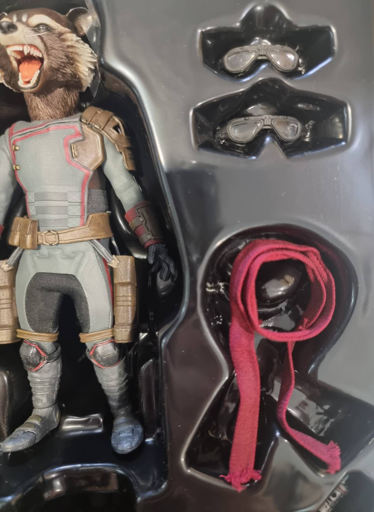 PRE-LOVED - Hot Toys - MMS548 - Avengers Endgame: Rocket