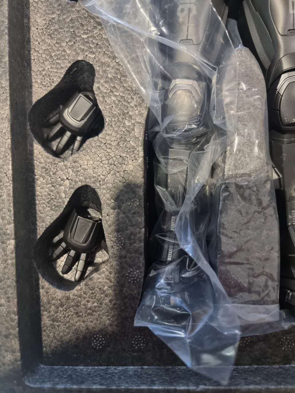 PRE-LOVED - Hot Toys - MMS530D31 - Avengers Endgame: War Machine Mark 6