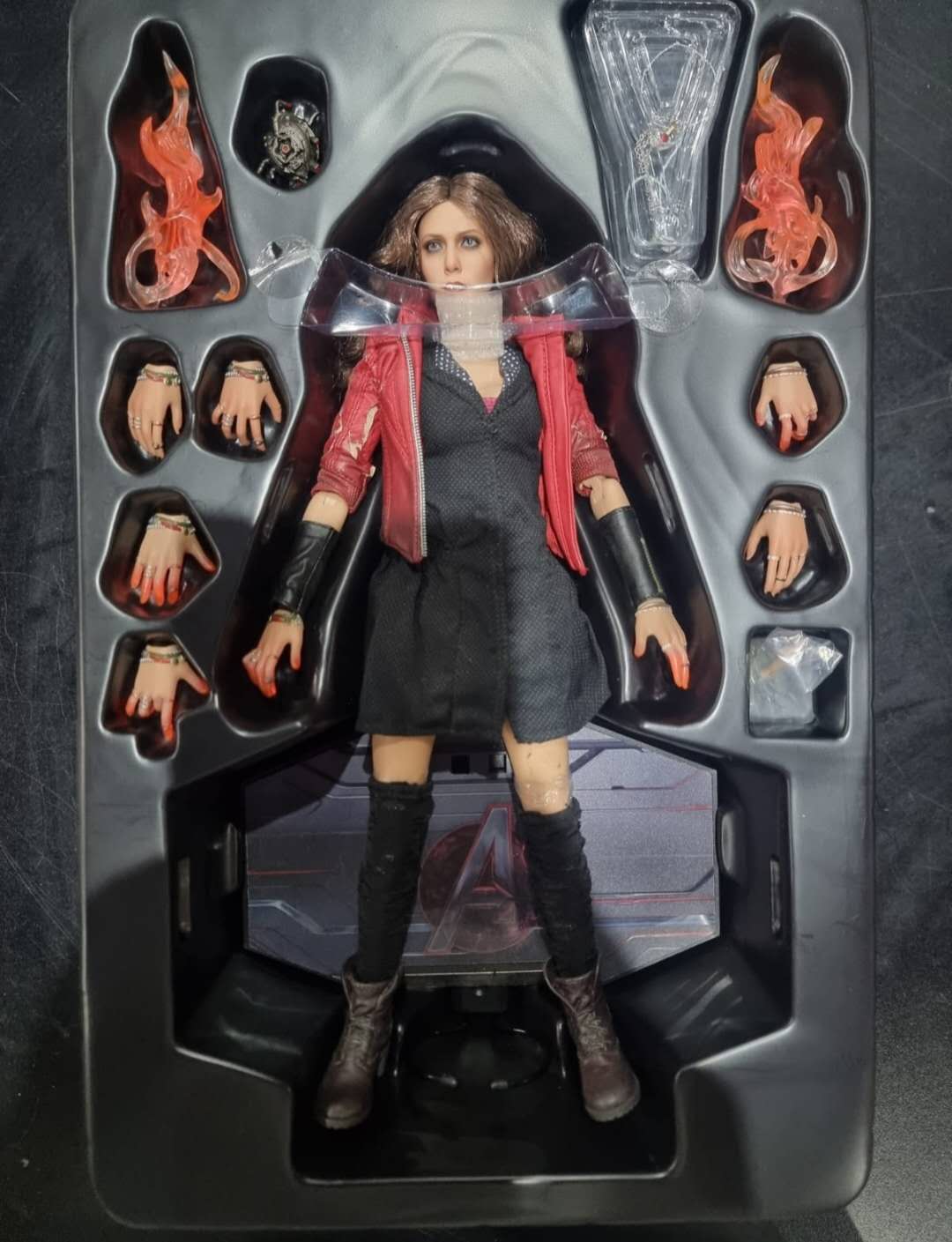 PRE-LOVED - Hot Toys - MMS301 - Avengers Age of Ultron: Scarlet Witch