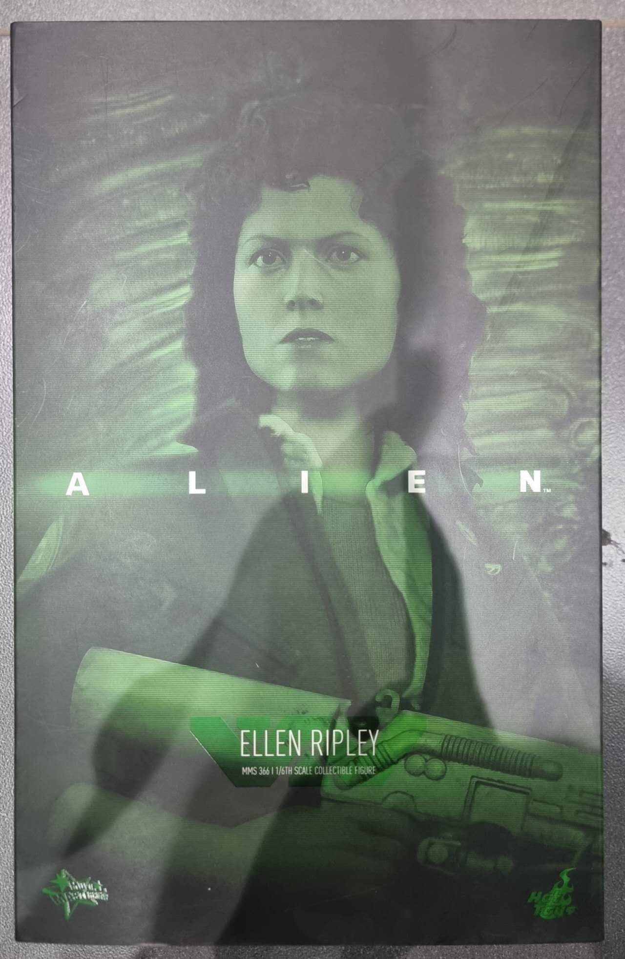 PRE-LOVED - Hot Toys - MMS366 - Alien: Ellen Ripley