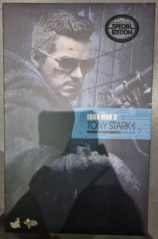 PRE-LOVED - Hot Toys - MMS209 - Iron Man 3: Tony Stark The Mechanic
