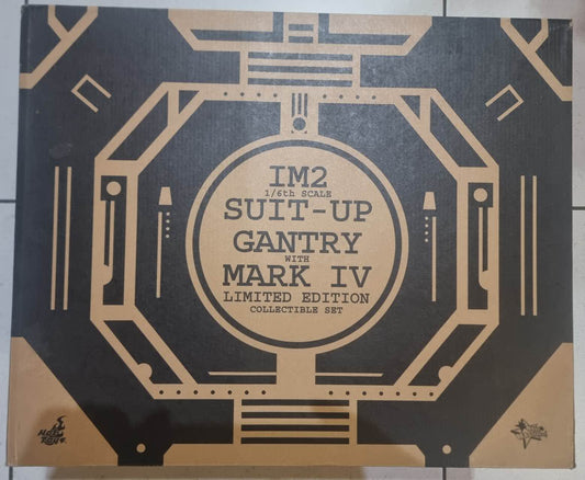 PRE-LOVED - Hot Toys - MMS160 - Suit-Up Gantry with Iron Man Mark IV Set