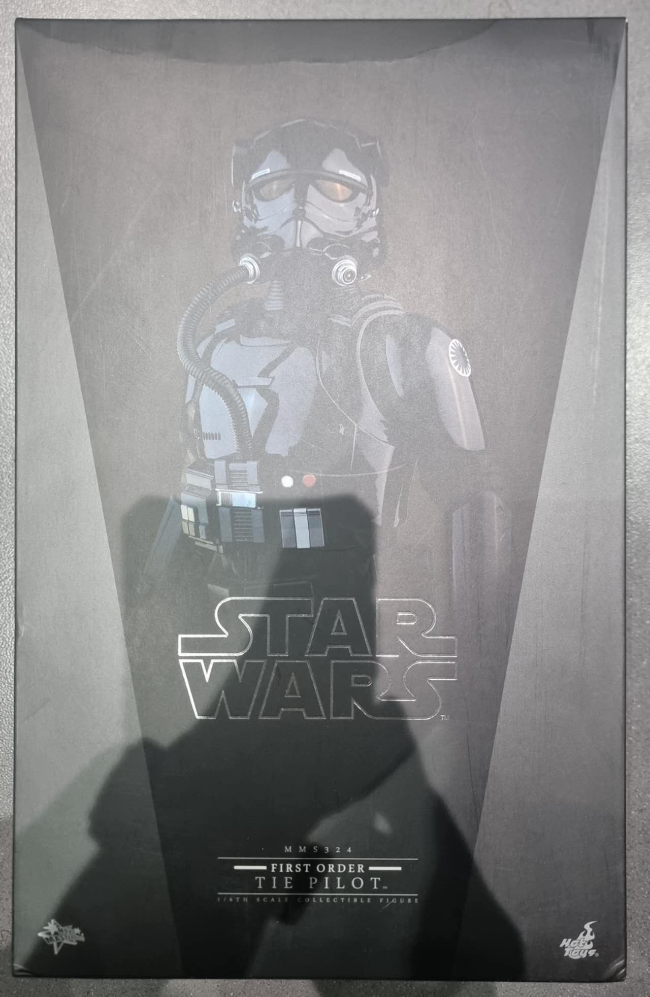 PRE-LOVED - Hot Toys - MMS324 - Star Wars : TFA – TIE Pilot
