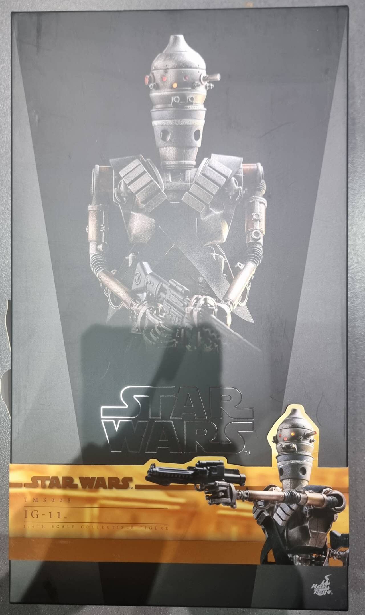 PRE-LOVED - Hot Toys - TMS008 - The Mandalorian – IG-11