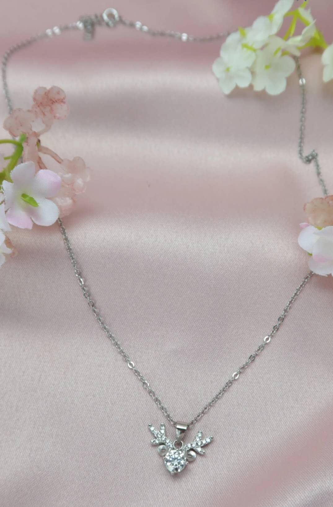 Moissanite / 925 silver Necklace - Under The Mistletoe