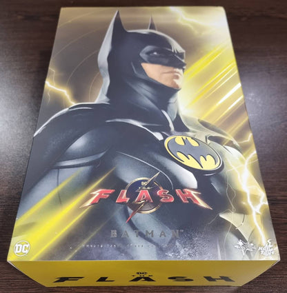 Pre-Loved - Hot Toys - MMS712 - The Flash: Batman (Modern Suit) - AJ