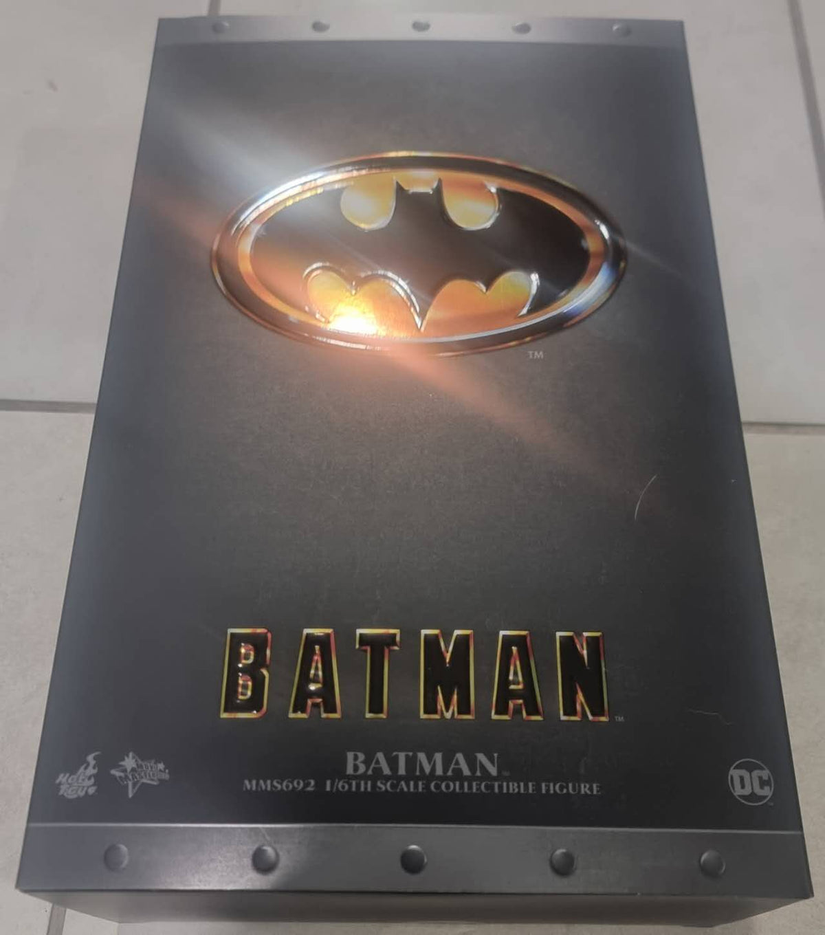 PRE-LOVED - Hot Toys - MMS692 - Batman 1989: Batman