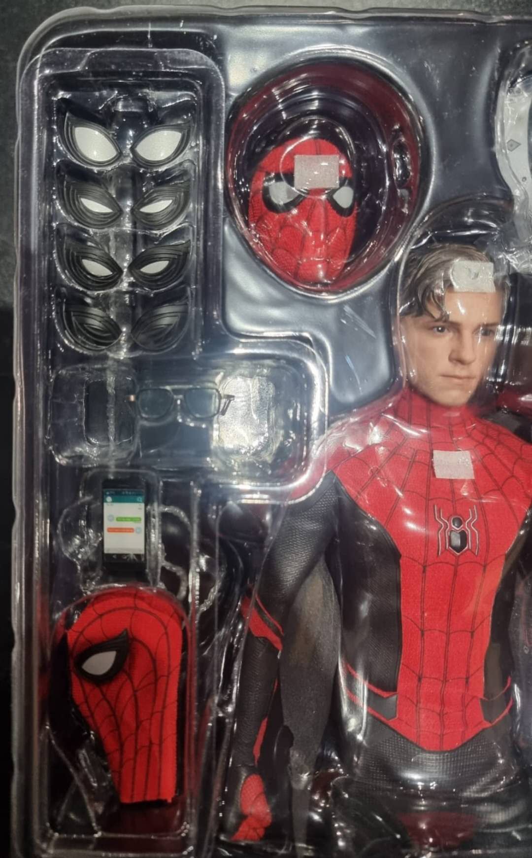 PRE-LOVED - HOT TOYS - MMS542 - SPIDER-MAN (UPGRADED SUIT)