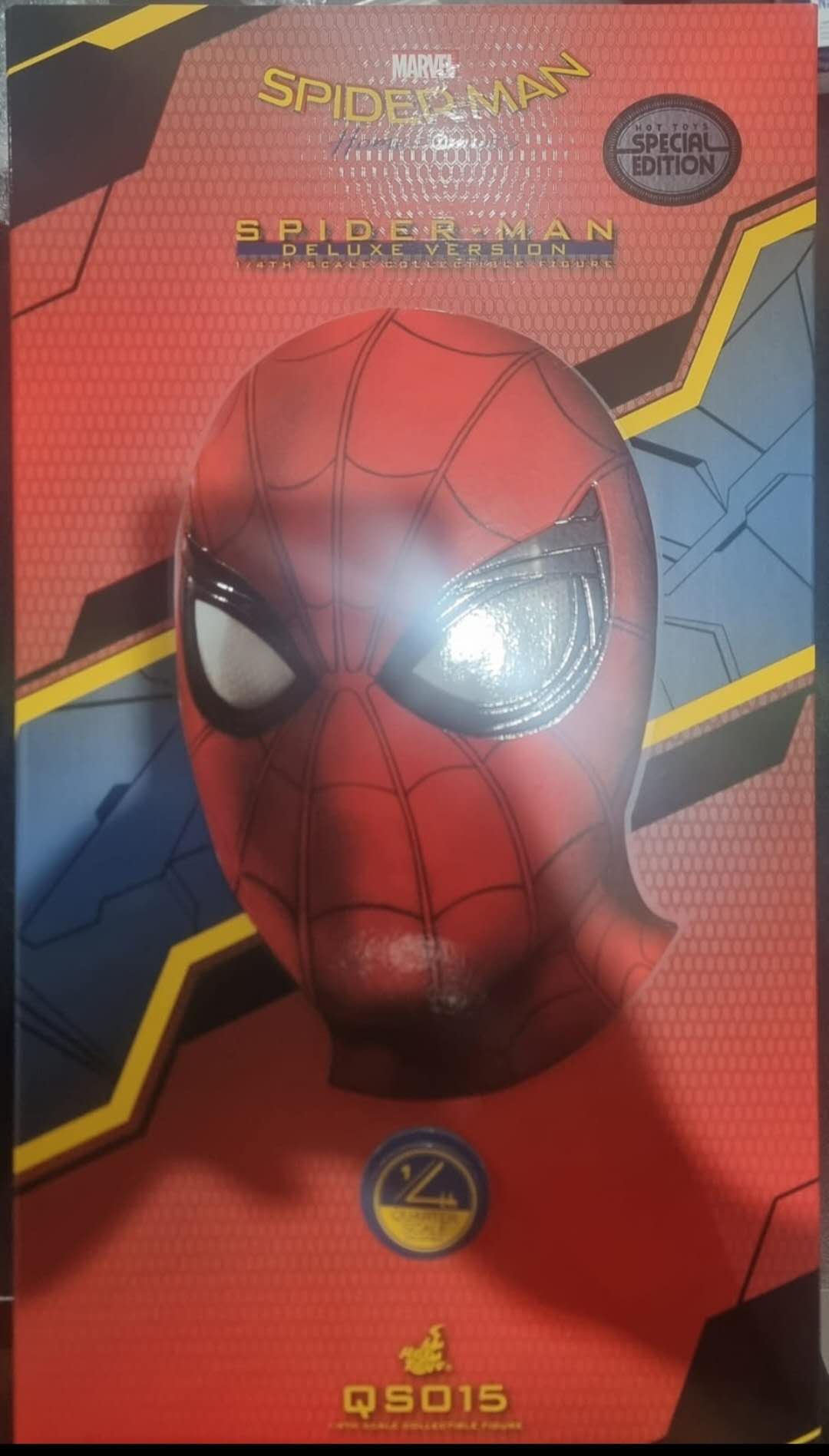 PRE-LOVED - HOT TOYS - QS015 - SPIEDR-MAN HOMECOMING - 1/4 SCALE SPIDER-MAN