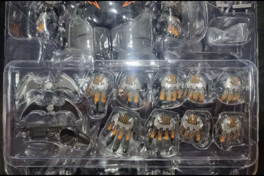 PRE-LOVED - HOT TOYS - VGM052 - BATMAN (XE SUIT)