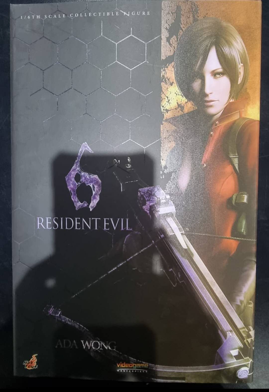 PRE-LOVED - Hot Toys - VGM021 and VGM022 - Resident Evil 4: Ada Wong and Leon S. Kennedy Set