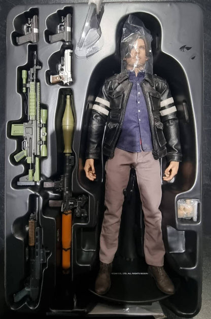 PRE-LOVED - Hot Toys - VGM021 and VGM022 - Resident Evil 4: Ada Wong and Leon S. Kennedy Set