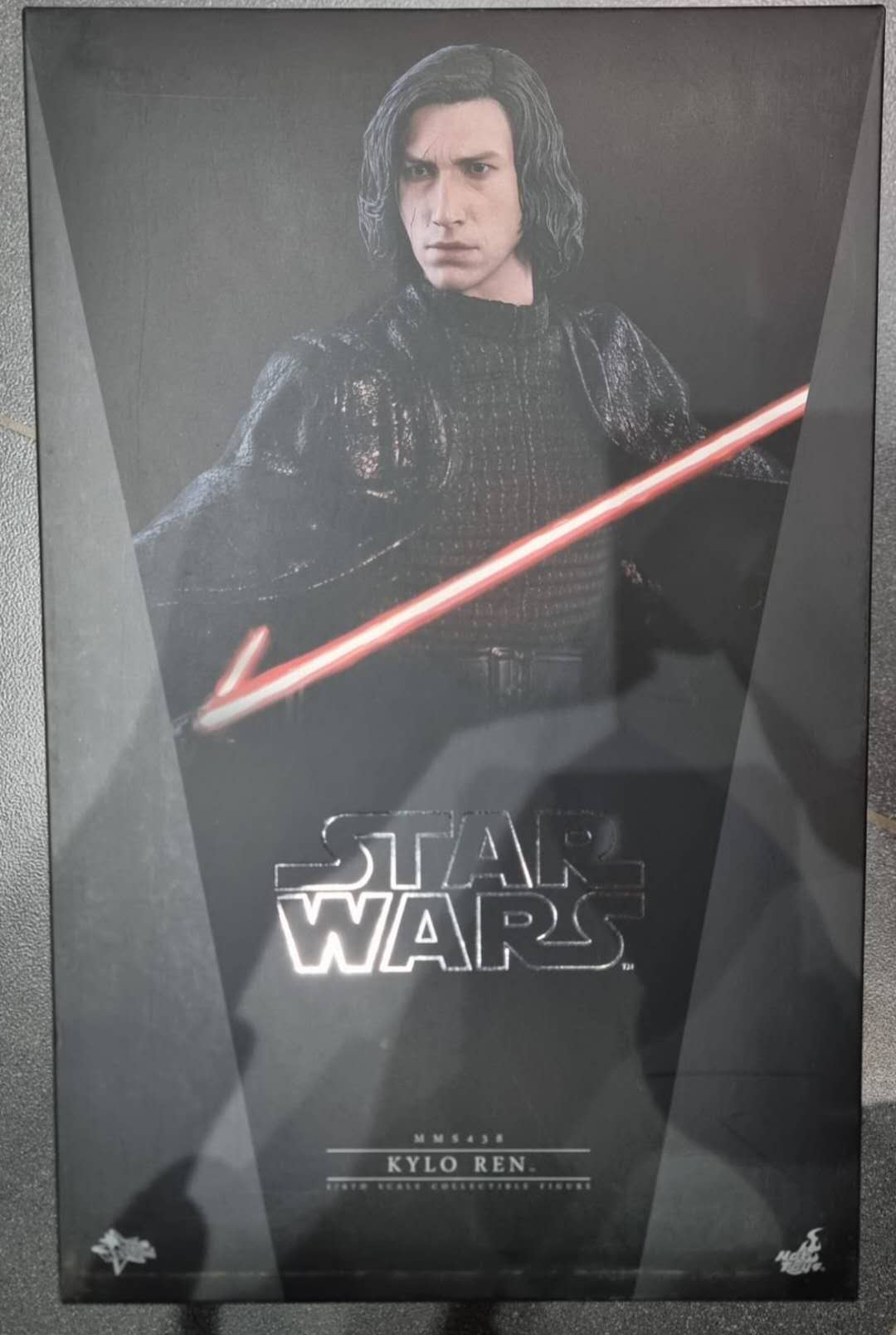 PRE-LOVED - Hot Toys - MMS438: Kylo Ren