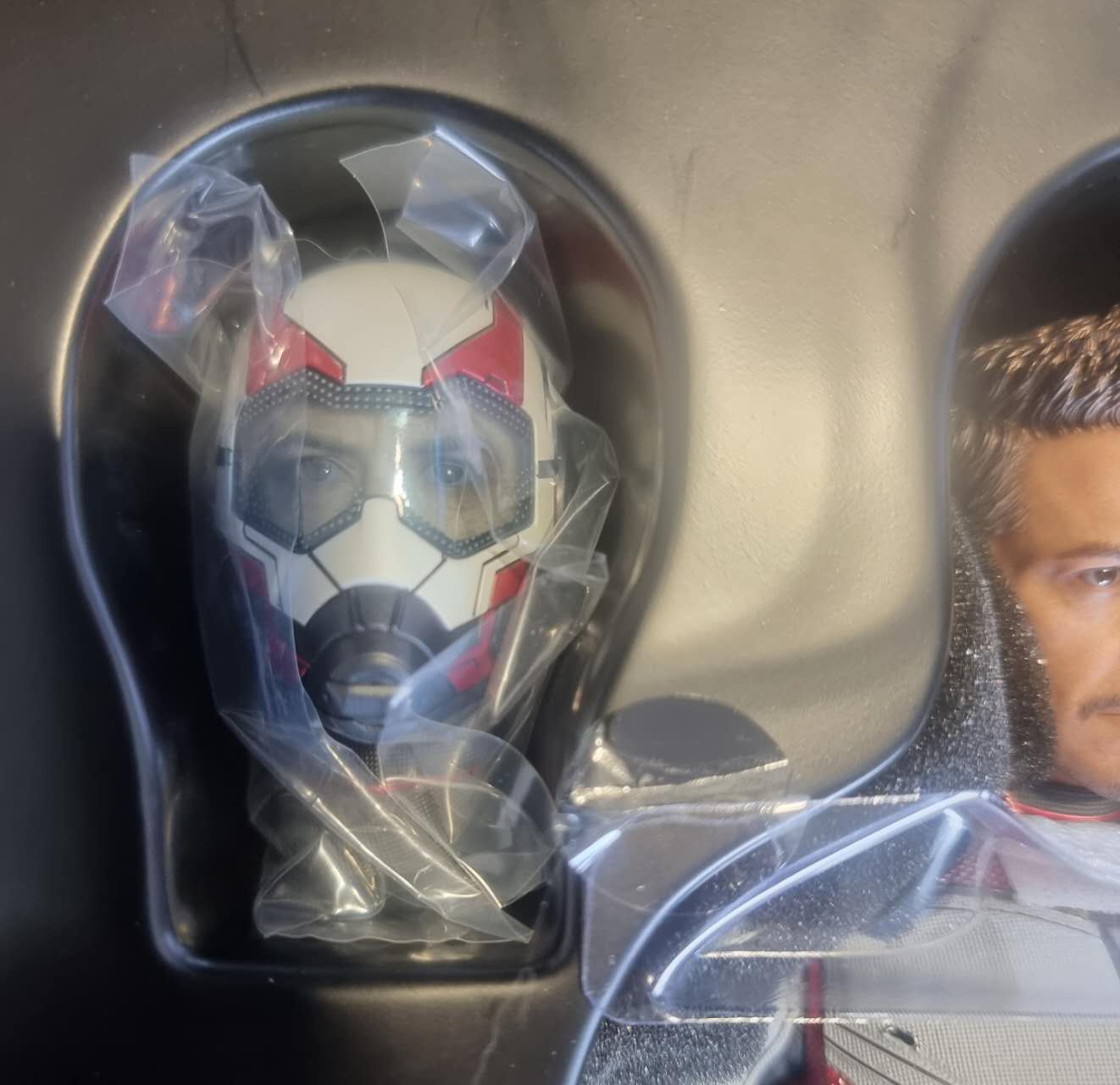 PRE-LOVED - Hot Toys - MMS537 - Avengers Endgame: Tony Stark Team Suit