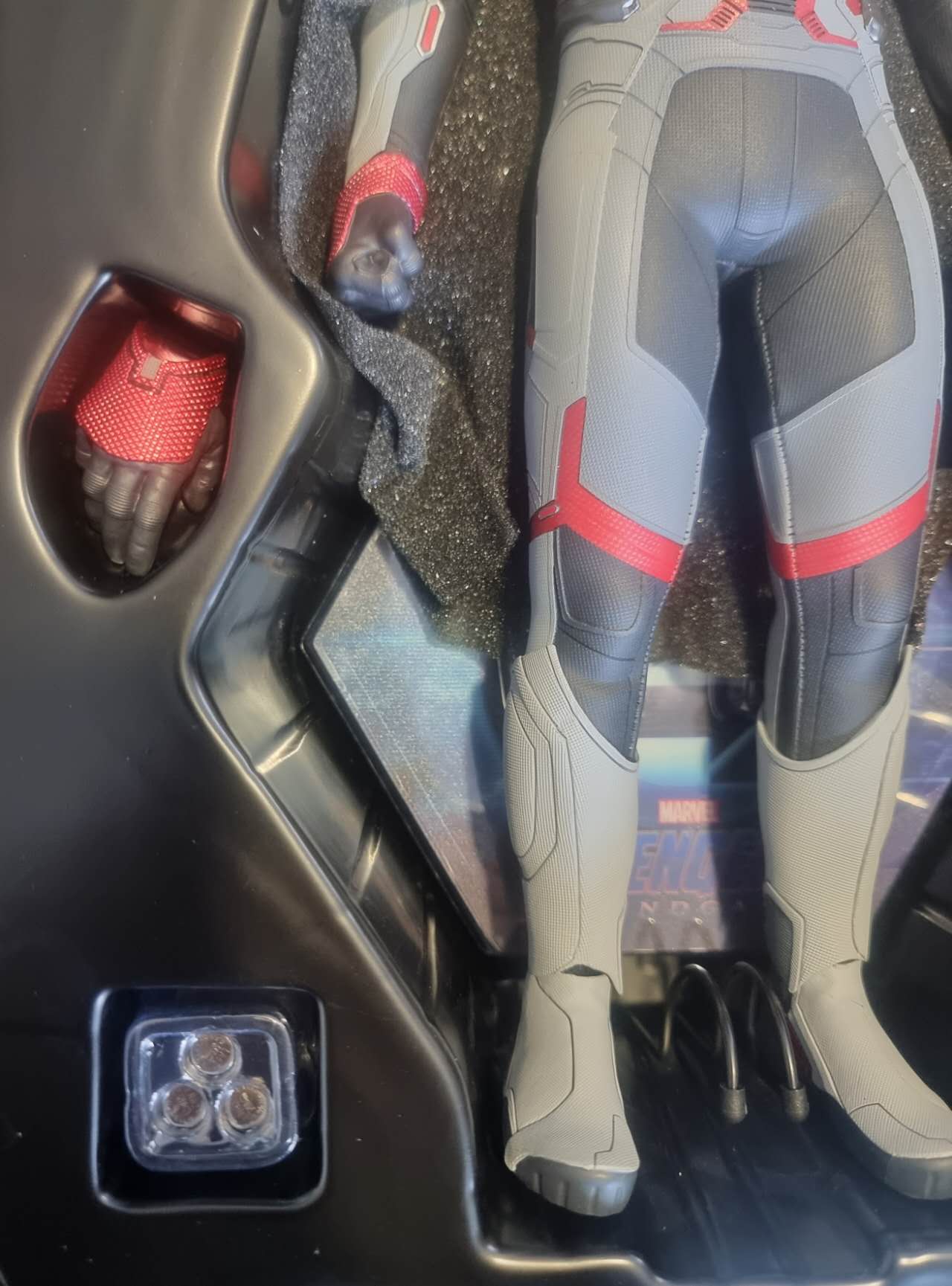 PRE-LOVED - Hot Toys - MMS537 - Avengers Endgame: Tony Stark Team Suit