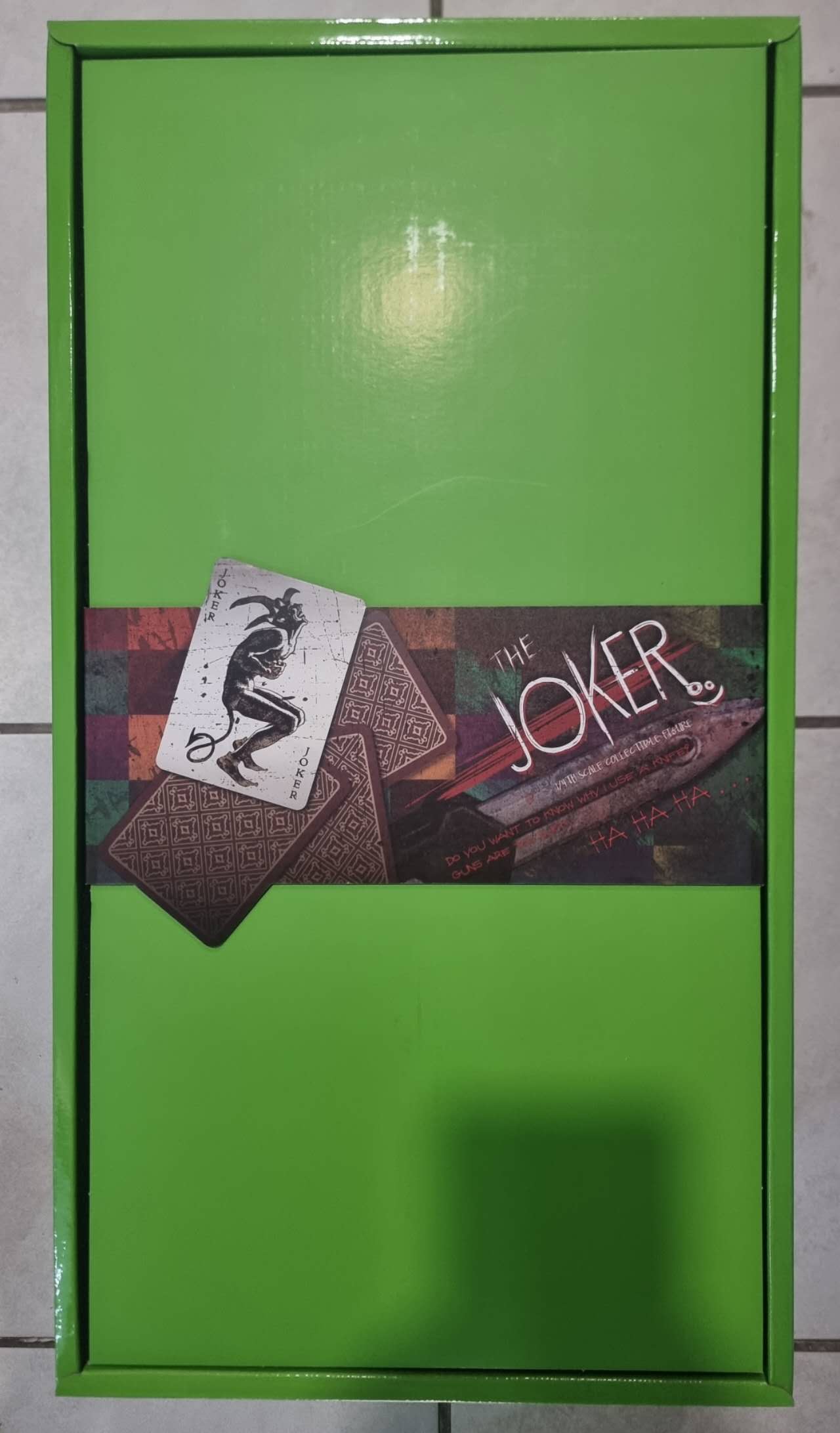 PRE-LOVED - Hot Toys - QS009 - Batman Begins: 1/4 scale Batman & QS010B - The Joker (Special Edition)