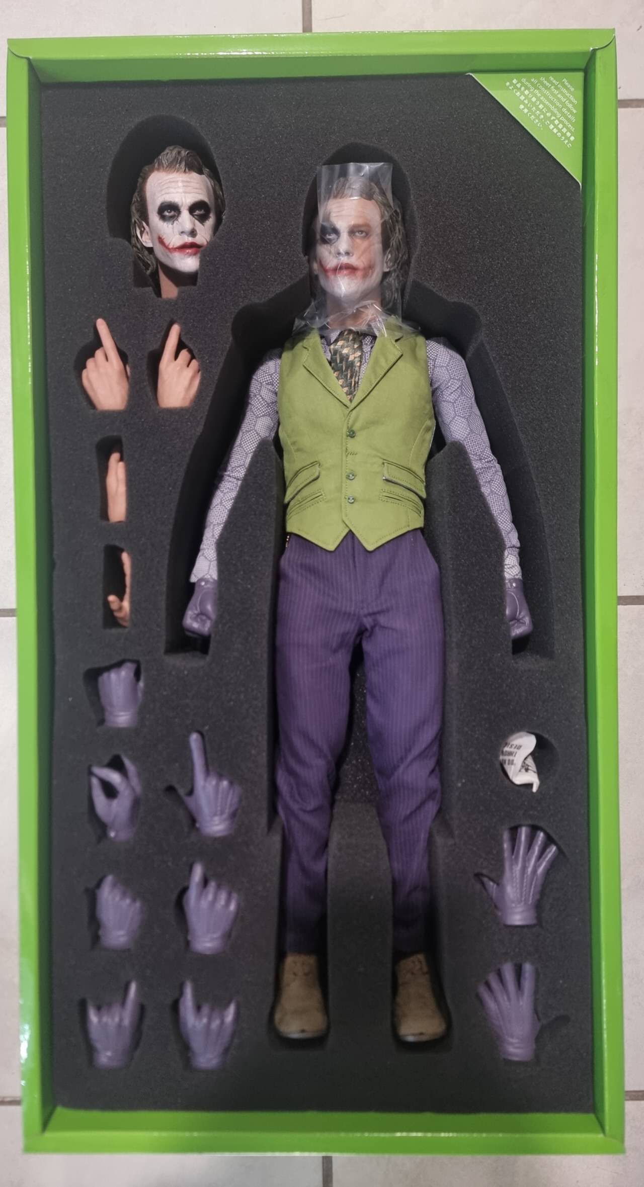 PRE-LOVED - Hot Toys - QS009 - Batman Begins: 1/4 scale Batman & QS010B - The Joker (Special Edition)