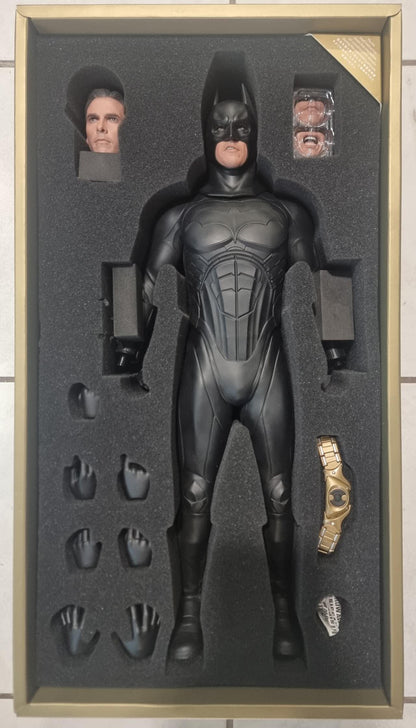 PRE-LOVED - Hot Toys - QS009 - Batman Begins: 1/4 scale Batman & QS010B - The Joker (Special Edition)