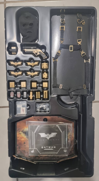 PRE-LOVED - Hot Toys - QS009 - Batman Begins: 1/4 scale Batman & QS010B - The Joker (Special Edition)